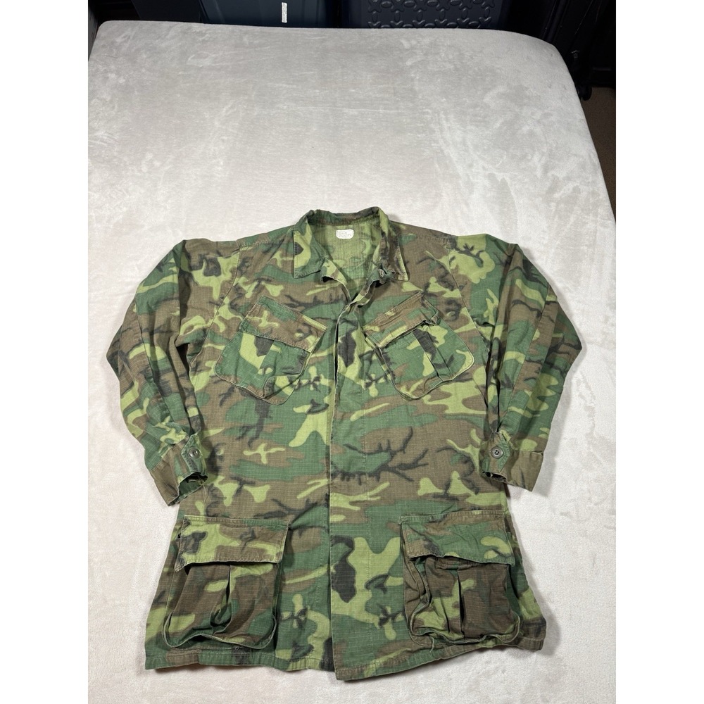 Vintage Vietnam ERDL Jungle Fatigue Jacket US Army Ripstop Camo Medium Regular